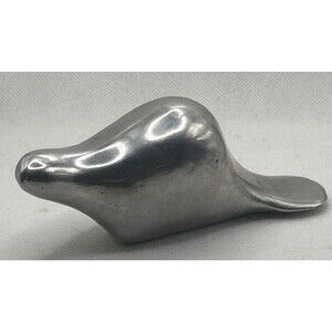 Vintage Signed Hoselton Seal Sculpture Canada #956 5" long 2 3/4" tall